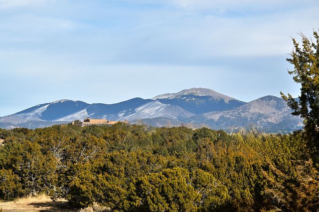 10 Plazuela Intimo, Santa Fe, NM 87506