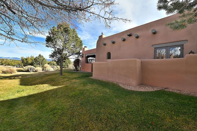 10 Plazuela Intimo, Santa Fe, NM 87506