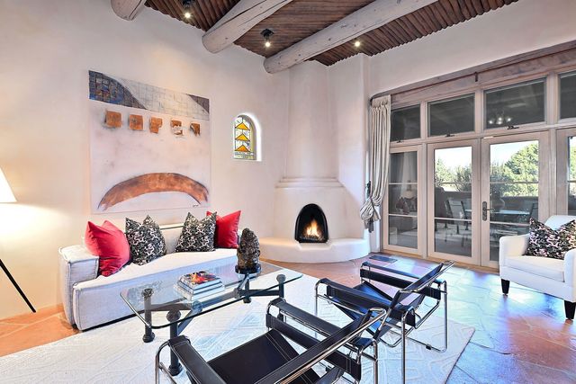 10 Plazuela Intimo, Santa Fe, NM 87506