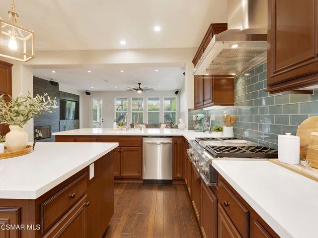 13676 Shenandoah Way, Moorpark, CA 93021