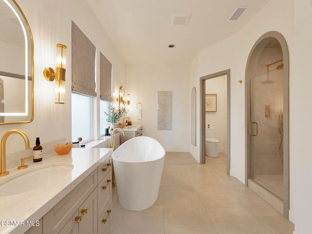 13676 Shenandoah Way, Moorpark, CA 93021