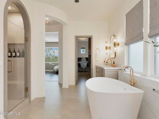 13676 Shenandoah Way, Moorpark, CA 93021