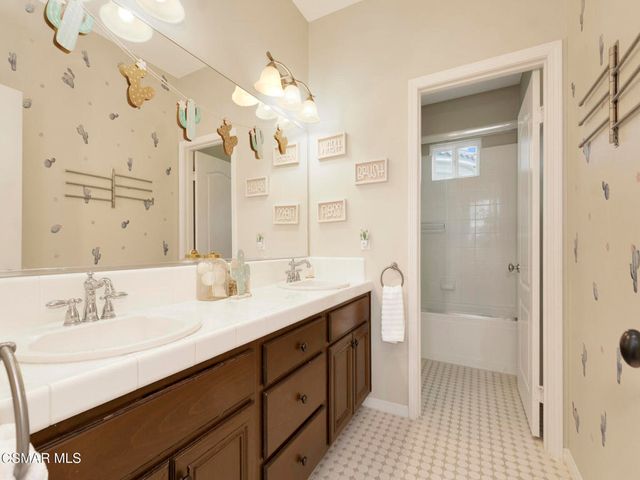 13676 Shenandoah Way, Moorpark, CA 93021