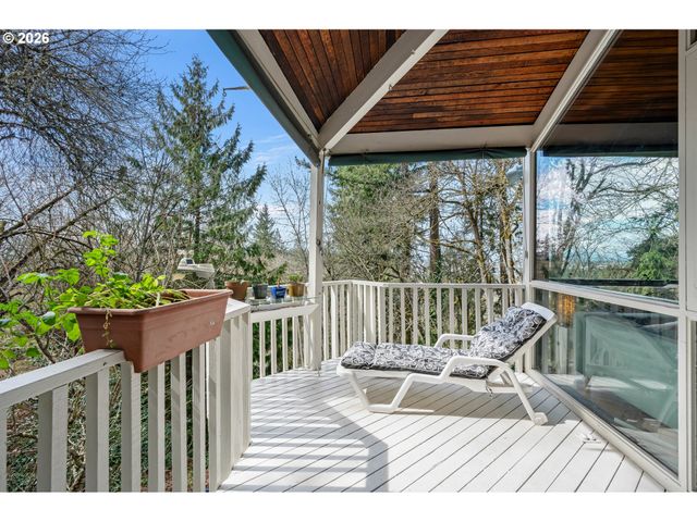 2630 CRESTA DE RUTA St, Eugene, OR 97403