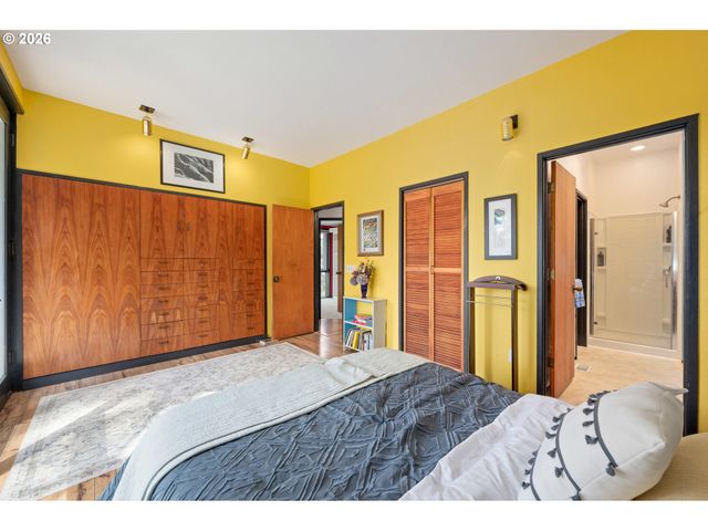 2630 CRESTA DE RUTA St, Eugene, OR 97403