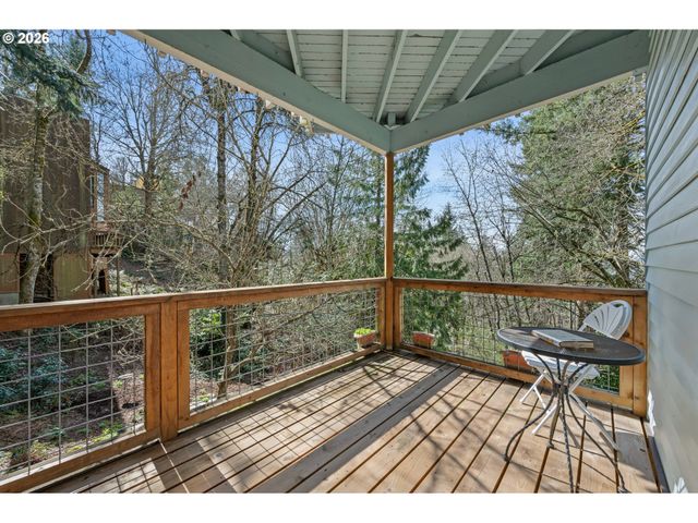 2630 CRESTA DE RUTA St, Eugene, OR 97403