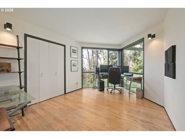 2630 CRESTA DE RUTA St, Eugene, OR 97403