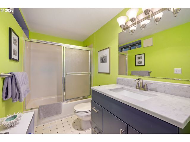 2630 CRESTA DE RUTA St, Eugene, OR 97403