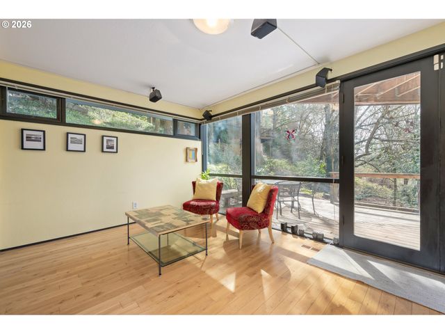 2630 CRESTA DE RUTA St, Eugene, OR 97403