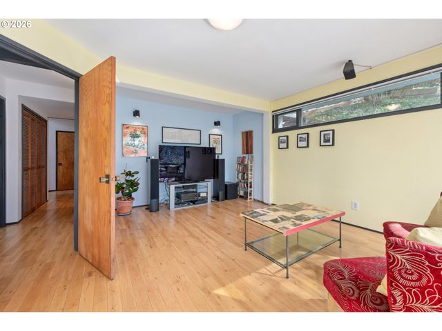 2630 CRESTA DE RUTA St, Eugene, OR 97403