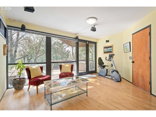 2630 CRESTA DE RUTA St, Eugene, OR 97403