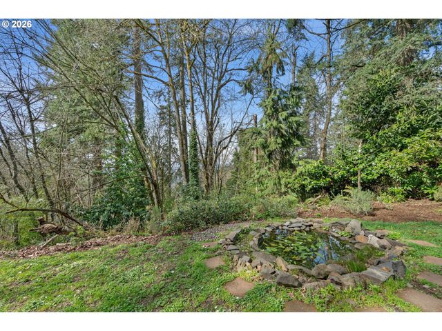 2630 CRESTA DE RUTA St, Eugene, OR 97403