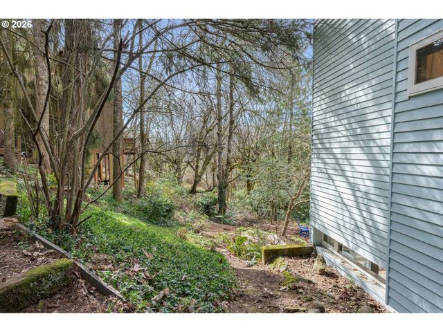 2630 CRESTA DE RUTA St, Eugene, OR 97403