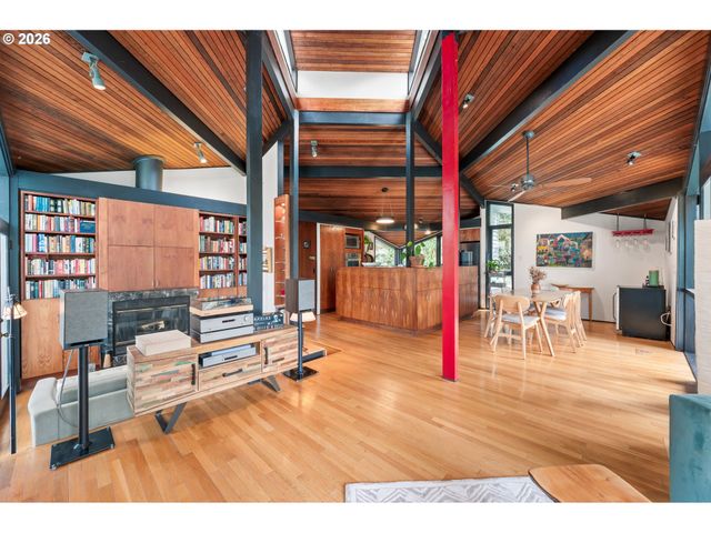 2630 CRESTA DE RUTA St, Eugene, OR 97403