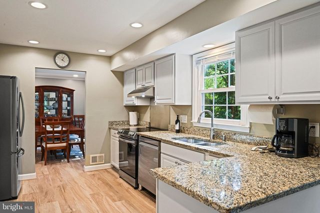 13300 TUCKAWAY DR, Fairfax, VA 22033