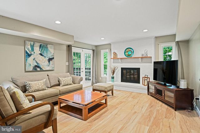 13300 TUCKAWAY DR, Fairfax, VA 22033