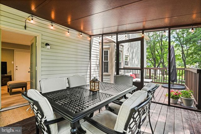 13300 TUCKAWAY DR, Fairfax, VA 22033