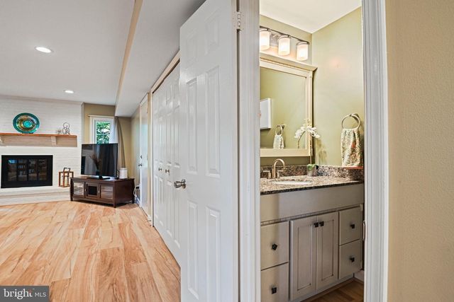 13300 TUCKAWAY DR, Fairfax, VA 22033