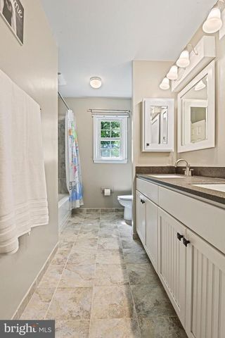 13300 TUCKAWAY DR, Fairfax, VA 22033