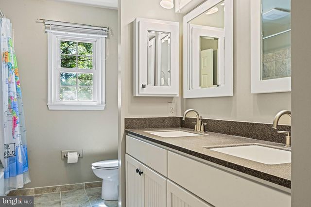 13300 TUCKAWAY DR, Fairfax, VA 22033