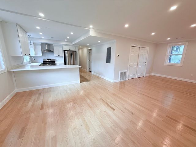 100 Union Street A, Walpole, MA 02032
