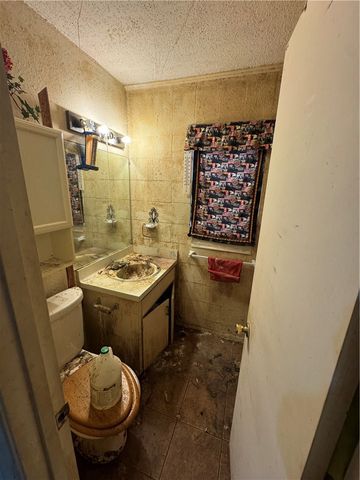 207 Griffith Dr, Rockport, TX 78382