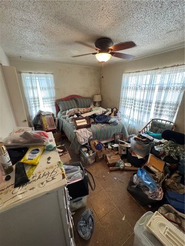 207 Griffith Dr, Rockport, TX 78382