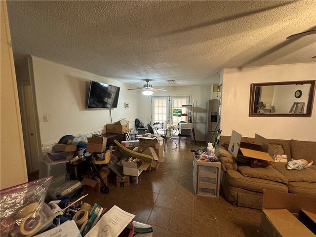 207 Griffith Dr, Rockport, TX 78382