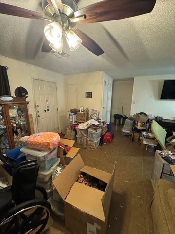 207 Griffith Dr, Rockport, TX 78382