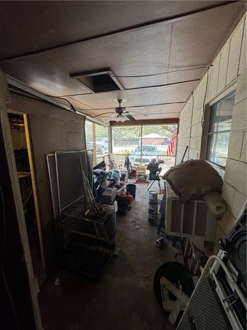 207 Griffith Dr, Rockport, TX 78382