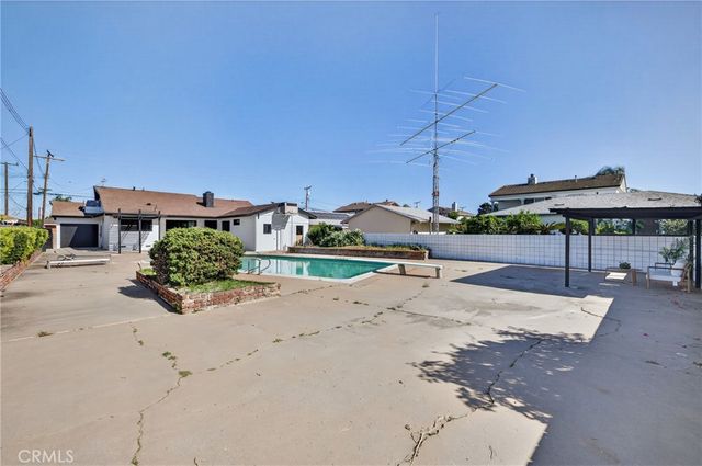 15529 Cornuta, Bellflower, CA 90706