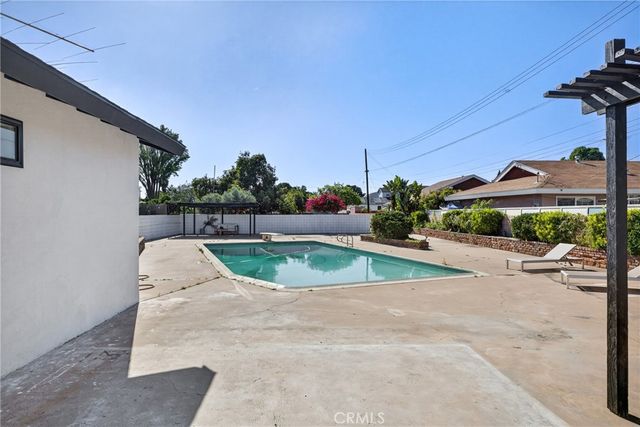 15529 Cornuta, Bellflower, CA 90706