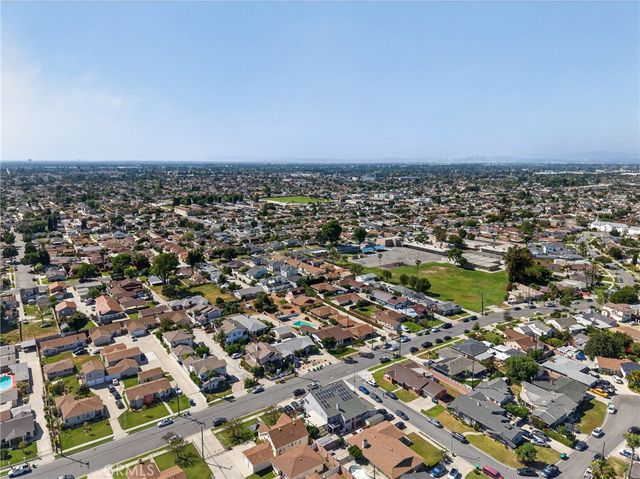 15529 Cornuta, Bellflower, CA 90706