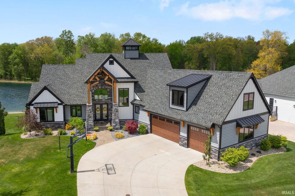 18455 Forest Glade Drive, South Bend, IN 46637