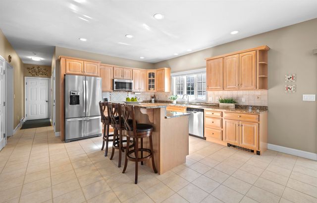 5 Monticello Drive, Amherst, NH 03031