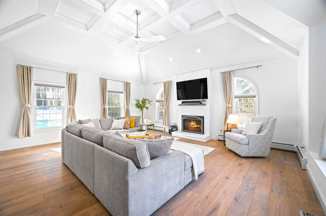 5 Monticello Drive, Amherst, NH 03031