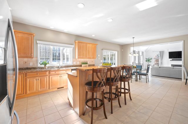 5 Monticello Drive, Amherst, NH 03031