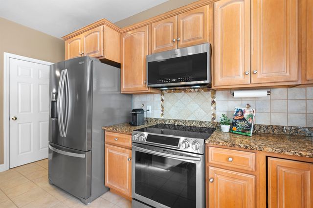 5 Monticello Drive, Amherst, NH 03031