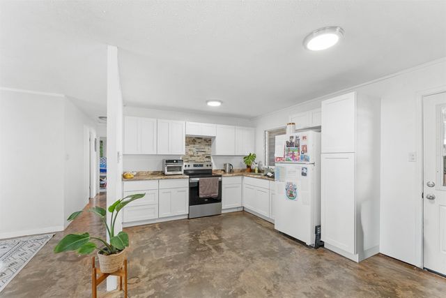 32 Ulumau Pl, Paia, HI 96779