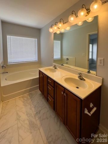 2009 Cambridge Beltway Drive, Charlotte, NC 28273