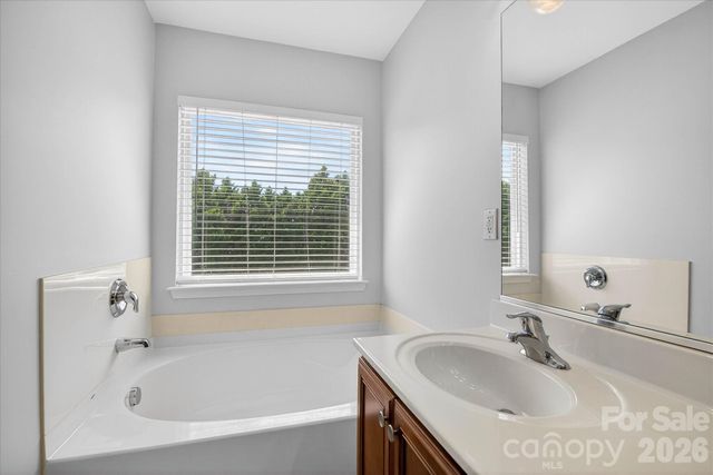 2009 Cambridge Beltway Drive, Charlotte, NC 28273