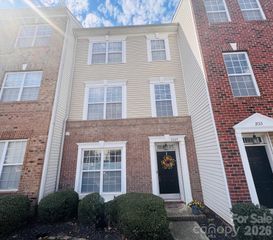 2009 Cambridge Beltway Drive, Charlotte, NC 28273