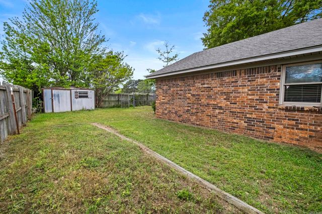 1 Devon Lane, Jacksonville, AR 72076