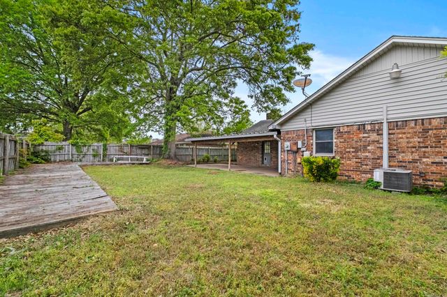 1 Devon Lane, Jacksonville, AR 72076