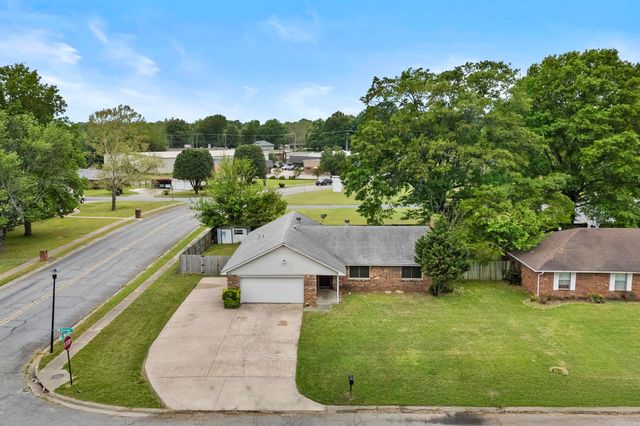 1 Devon Lane, Jacksonville, AR 72076