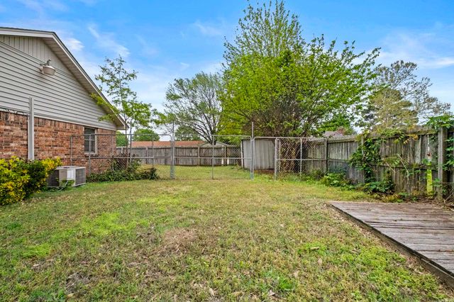 1 Devon Lane, Jacksonville, AR 72076