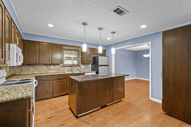 1 Devon Lane, Jacksonville, AR 72076