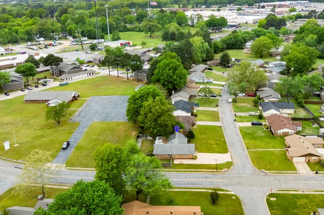 1 Devon Lane, Jacksonville, AR 72076