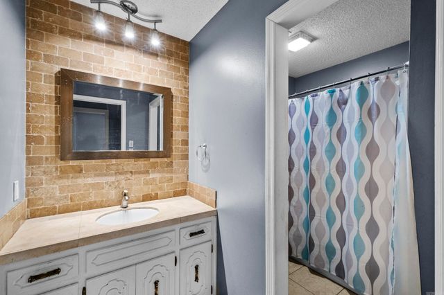 1 Devon Lane, Jacksonville, AR 72076