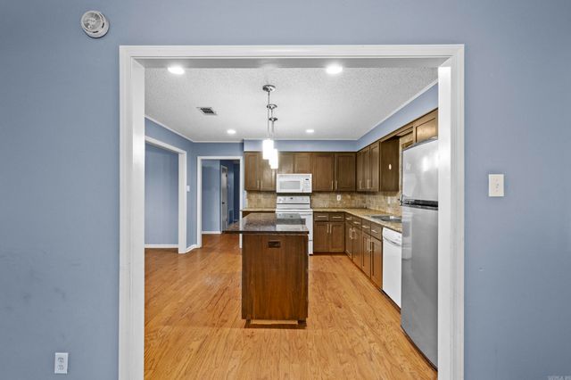 1 Devon Lane, Jacksonville, AR 72076